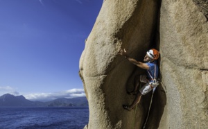 Stage d'apprentissage aux techniques d'escalade en terrain d'aventure en Corse